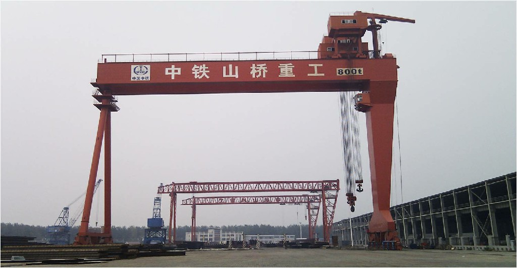 800噸船用門(mén)式起重機